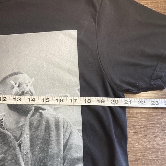 EUC Medium Black Drake X Gojo Satoru  Graphic T Shirt - Picture 5 of 7